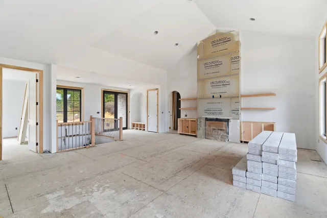 $950,000 | 61121 Airpark Lane, Mattawan, MI 49071