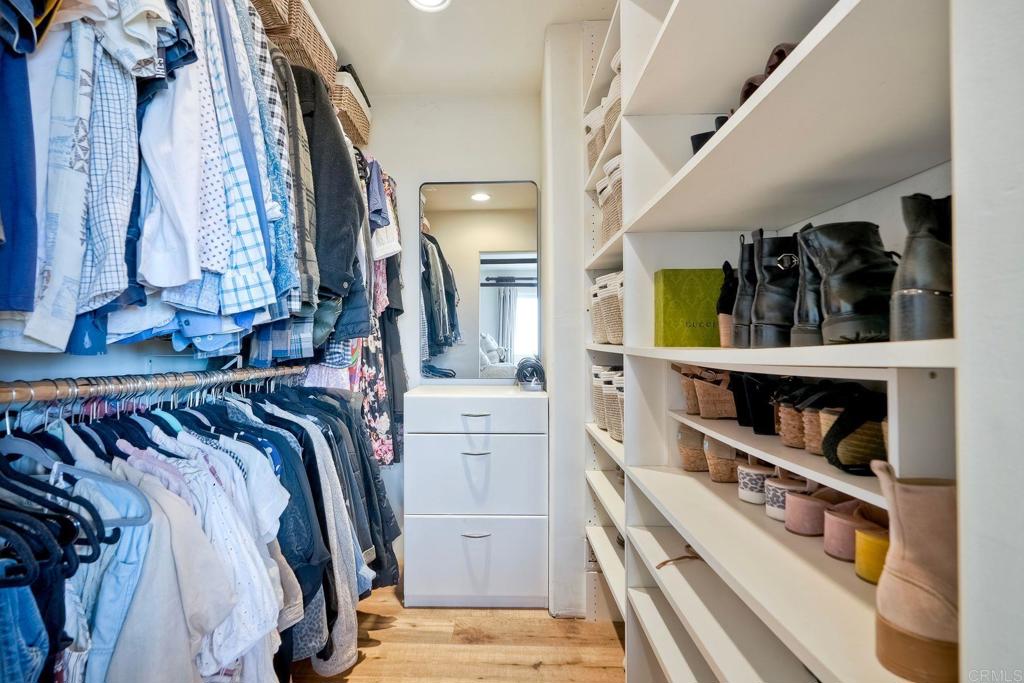 1007 Eolus Avenue Encinitas, CA 92024 - Photo 22 of 49 Primary Walk In Closet