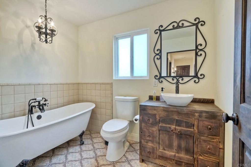 1007 Eolus Avenue Encinitas, CA 92024 - Photo 24 of 49 Second Level Guest Bathroom
