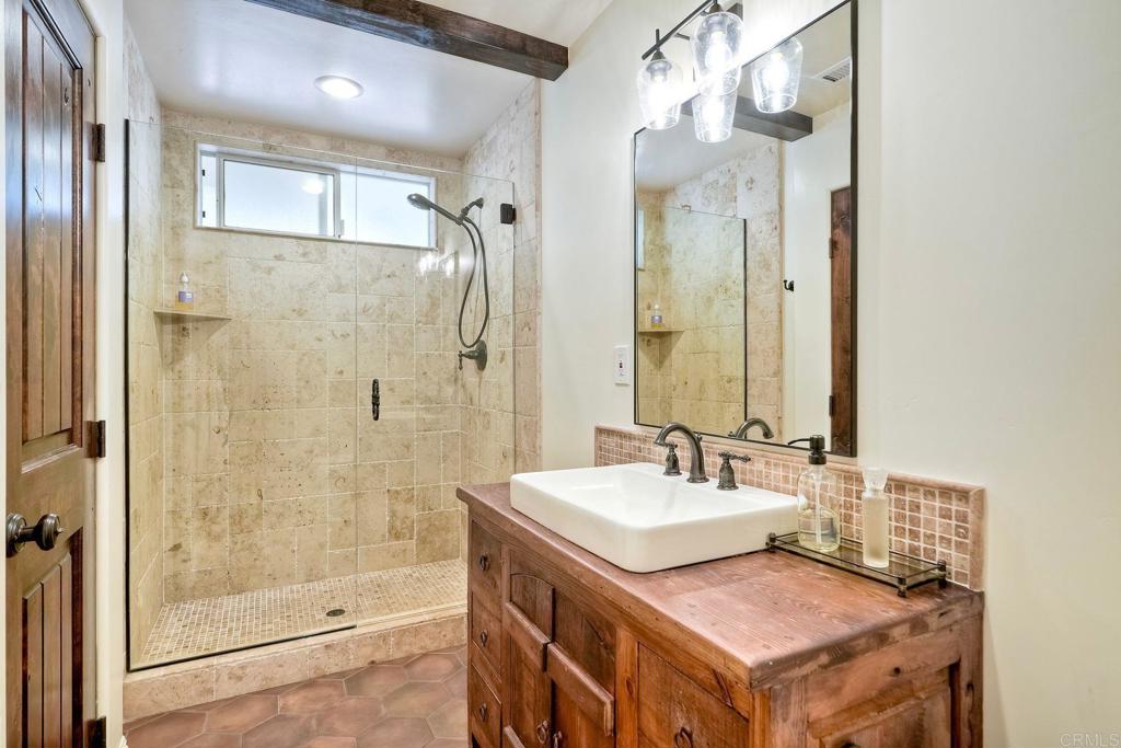 1007 Eolus Avenue Encinitas, CA 92024 - Photo 36 of 49 Ensuite