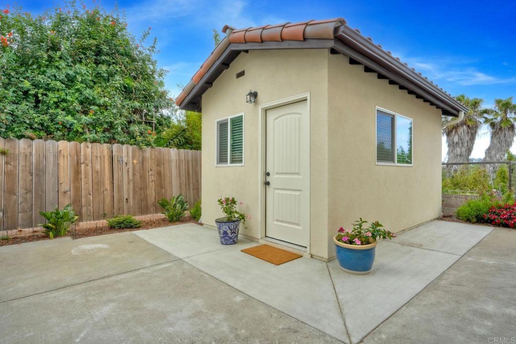 1007 Eolus Avenue Encinitas, CA 92024 - Photo 38 of 49 Detached Workshop/Office in Backyard