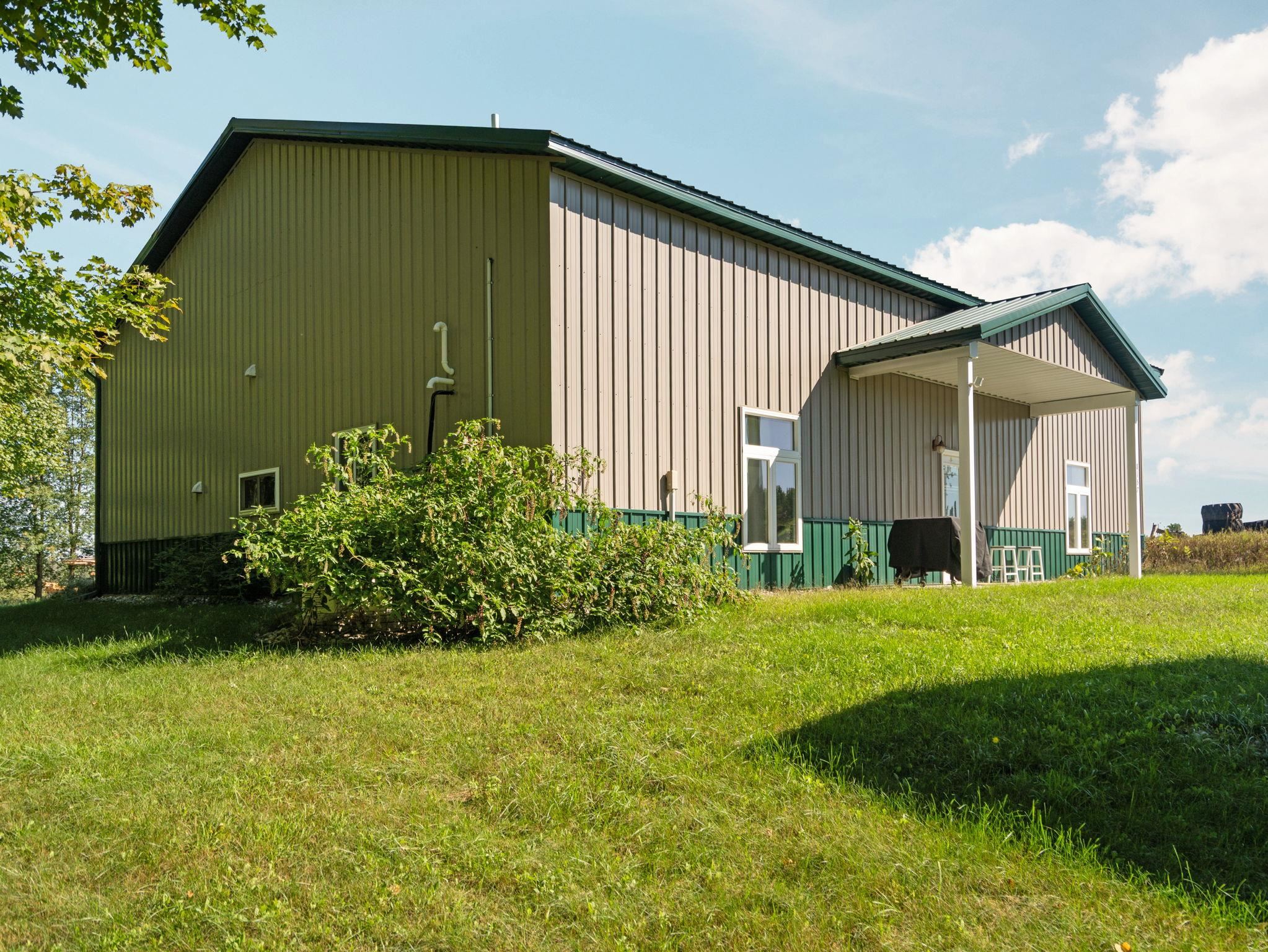 8157 Crisp Road Williamsburg, MI 49690 - Photo 3 of 33 1951102-e4966f7a-1e7d-412f-8224-cb8df964e8c0.JPG