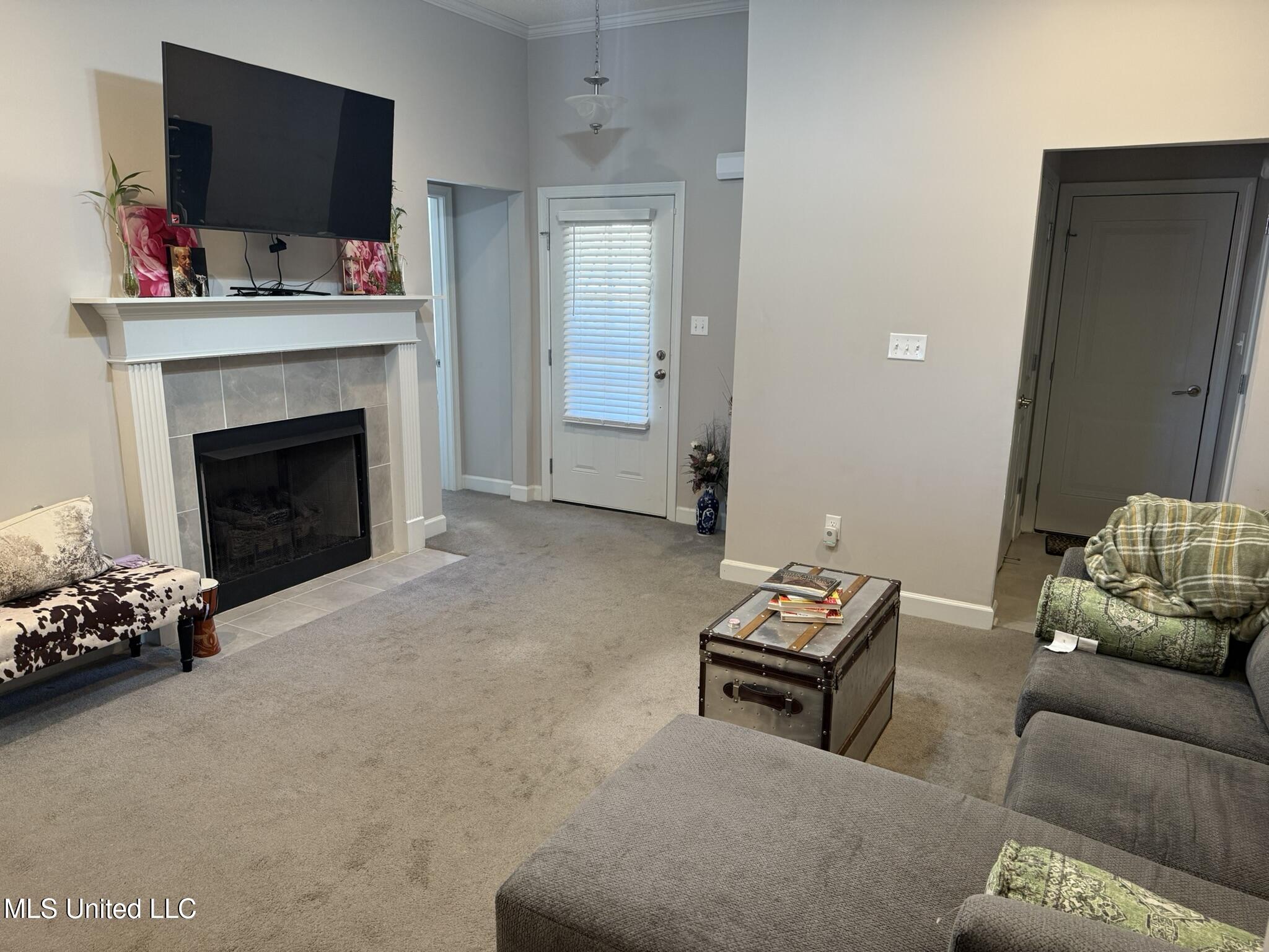 6396 Anna May Drive Walls, MS 38680 - Photo 2 of 16 Living Room