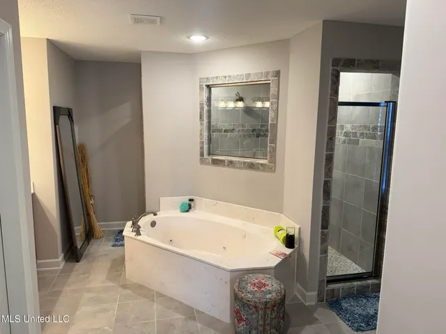 $299,000 | 6396 Anna May Drive, Walls, MS 38680