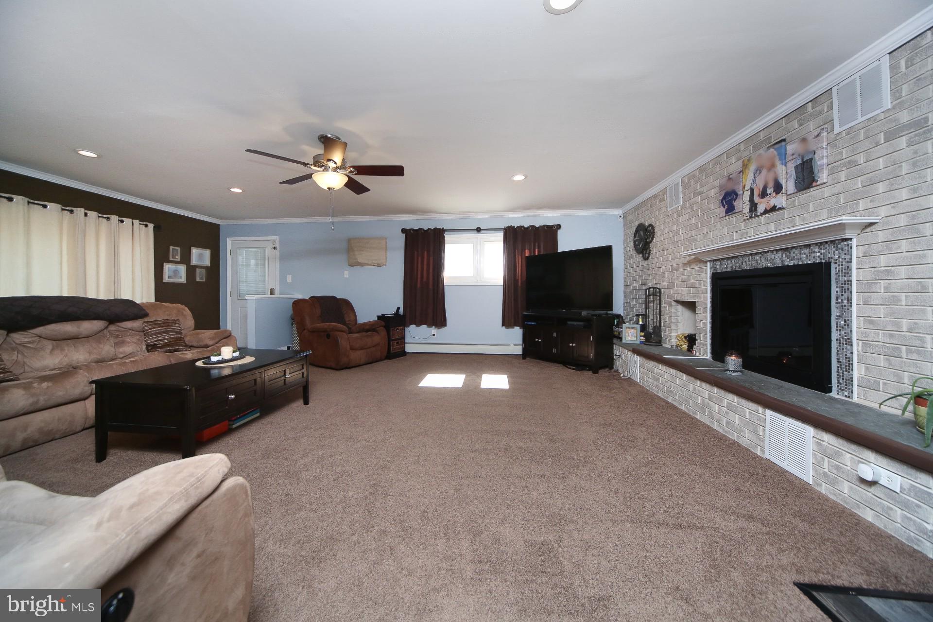 17 Hyacinth Road Levittown, PA 19056 - Photo 11 of 33 Gallery Image 11