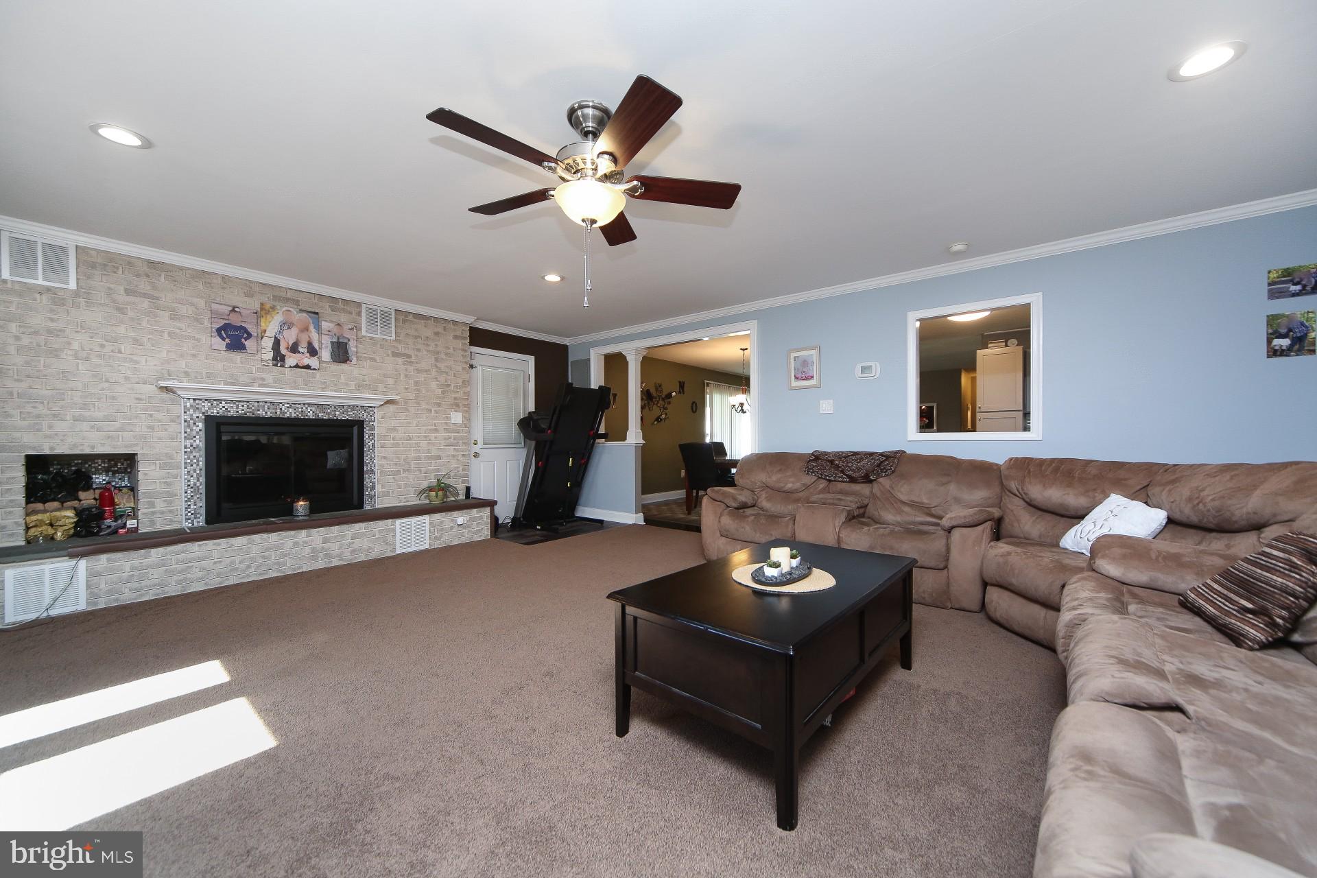 17 Hyacinth Road Levittown, PA 19056 - Photo 12 of 33 Gallery Image 12