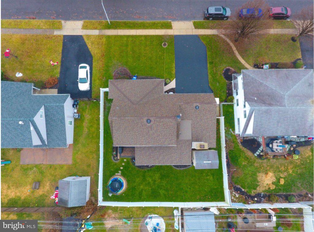 17 Hyacinth Road Levittown, PA 19056 - Photo 32 of 33 Gallery Image 32