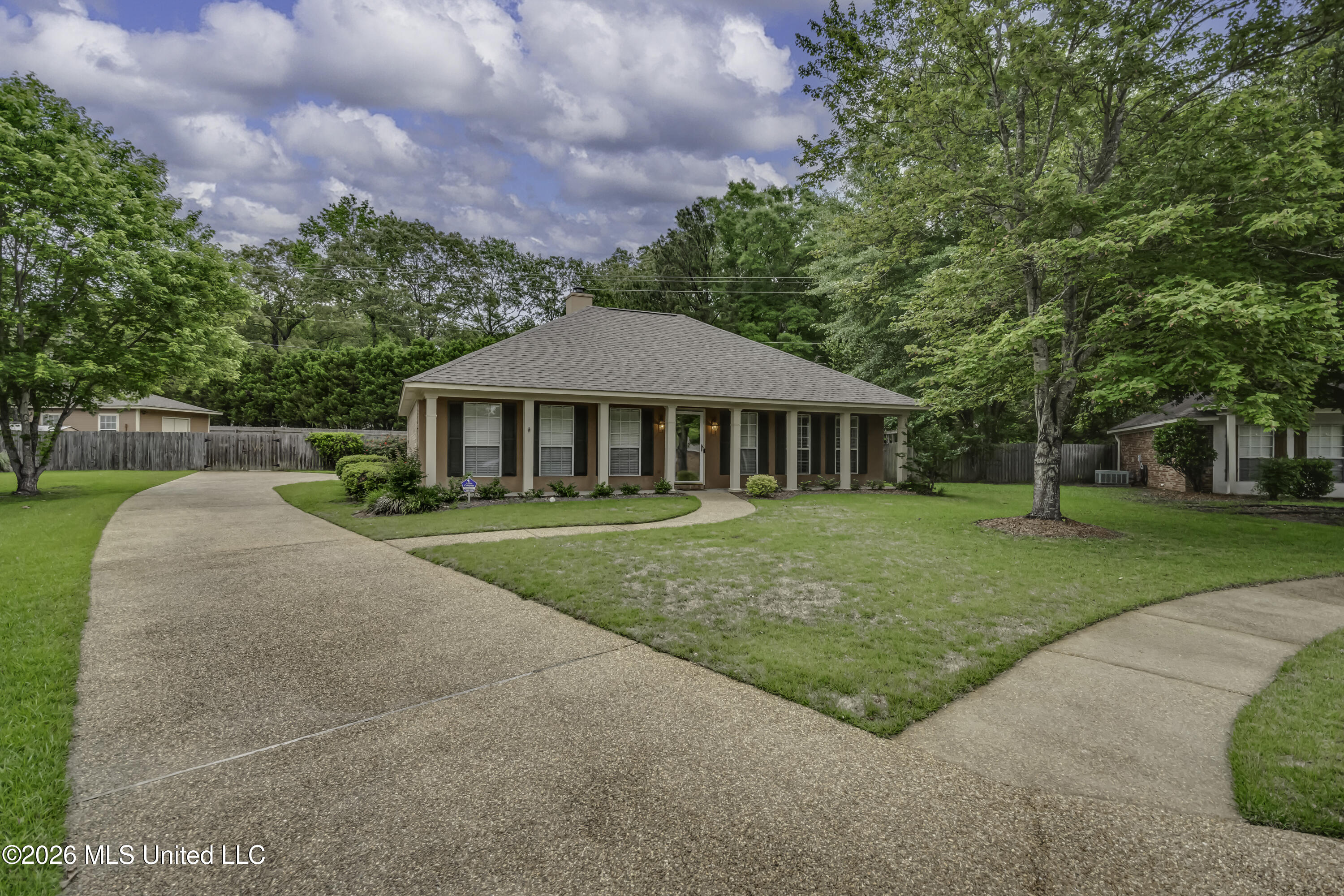 1229 Crossview Court Brandon, MS 39042 - Photo 2 of 28 1229 Crossview Ct--6