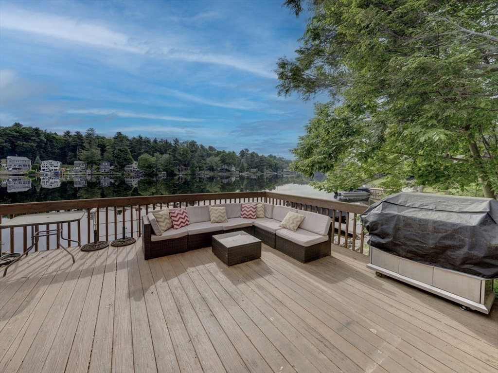 31 Pine Tree Drive Holland, MA 01521 - Photo 4 of 38