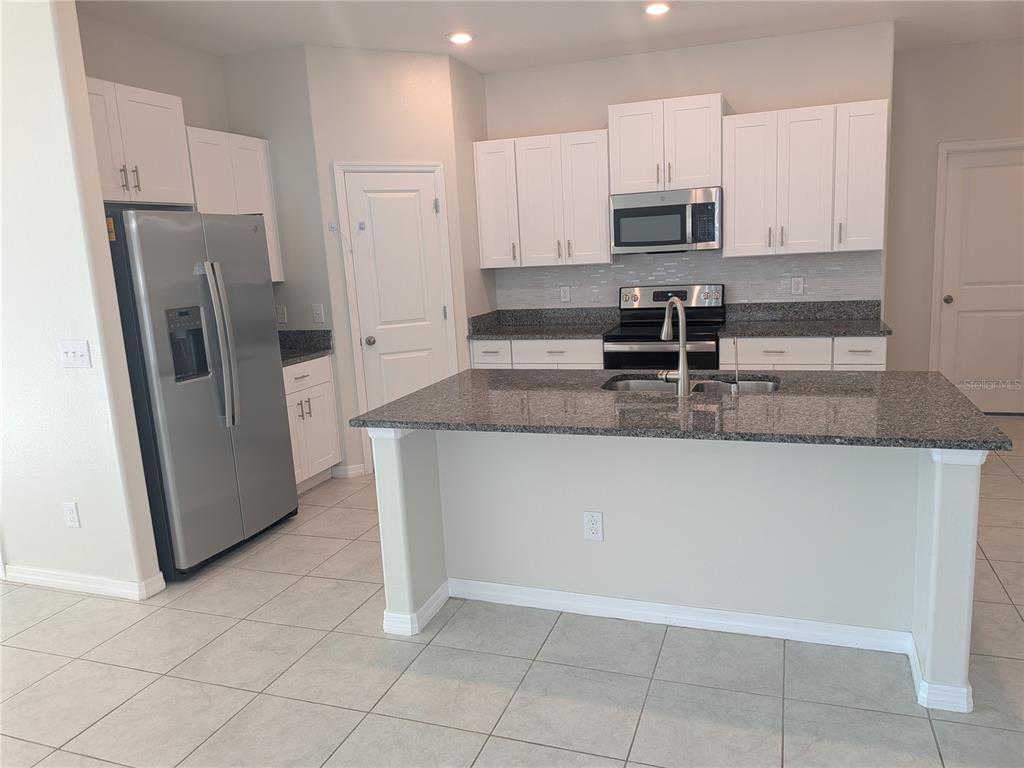 446 Argyll Dr Spring Hill Spring Hill, FL 34609 - Photo 3 of 25