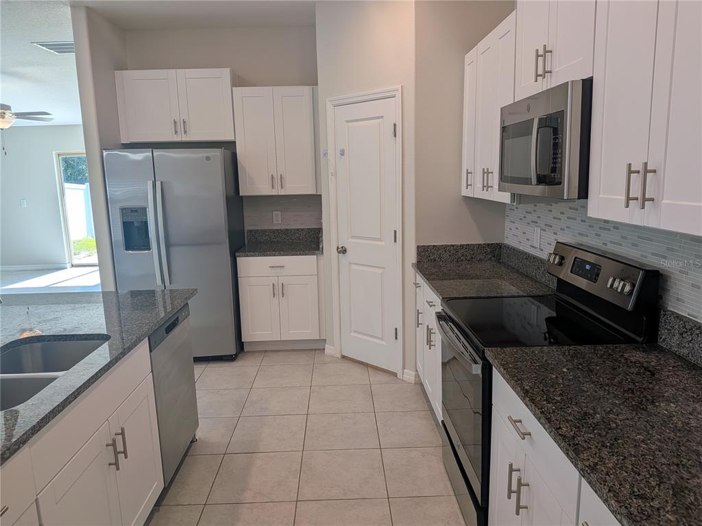 446 Argyll Dr Spring Hill Spring Hill, FL 34609 - Photo 5 of 25