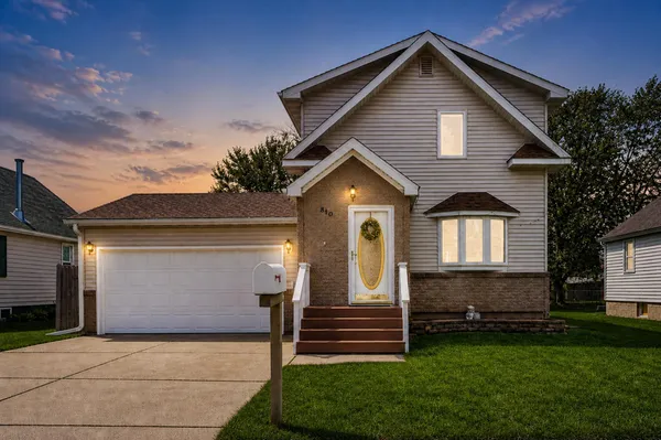 $249,900 | 810 10th Avenue Southeast, Austin, MN 55912
