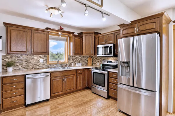 $249,900 | 810 10th Avenue Southeast, Austin, MN 55912