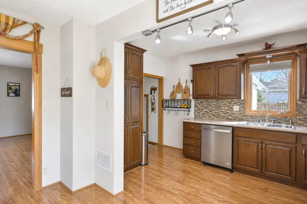 $249,900 | 810 10th Avenue Southeast, Austin, MN 55912