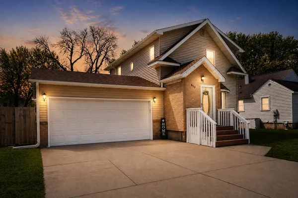 $249,900 | 810 10th Avenue Southeast, Austin, MN 55912