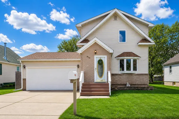 $249,900 | 810 10th Avenue Southeast, Austin, MN 55912