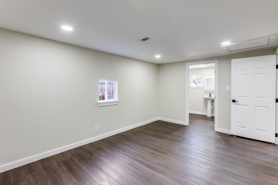 1118 Spur Street Austin, TX 78721 - Photo 17 of 27