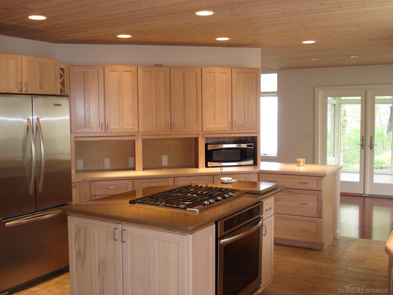 6311 Lakeshore Road Lexington, MI 48450 - Photo 20 of 82 50044038-20.JPG