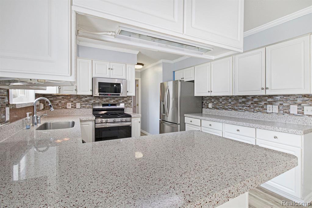117 Martindale Road Milford, MI 48381 - Photo 13 of 42 Gallery Image 13