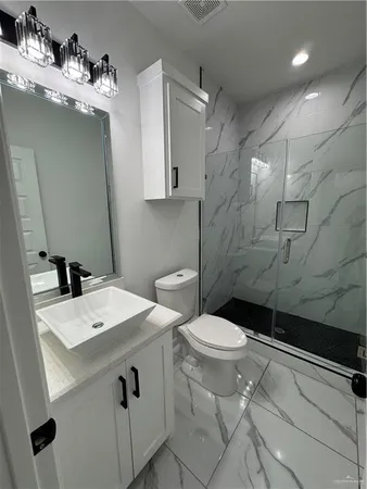 $1,250 | 1225 Valle Vista Street, Unit 1, Alamo, TX 78516