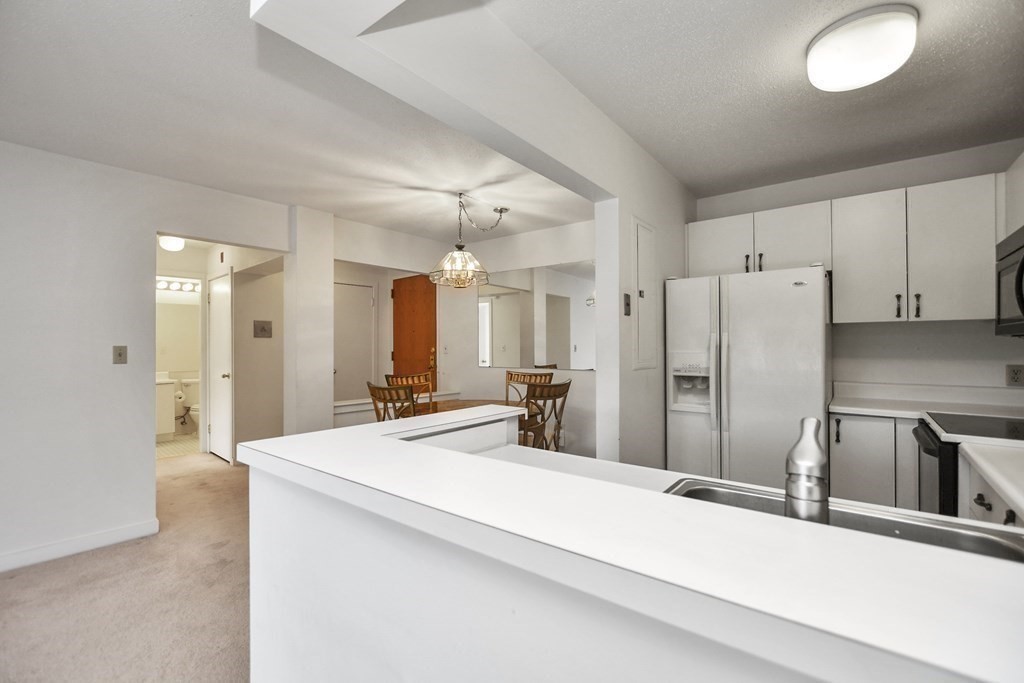 273 Cambridge Road, Unit 503 Woburn, MA 01801 - Photo 11 of 28 Gallery Image 11