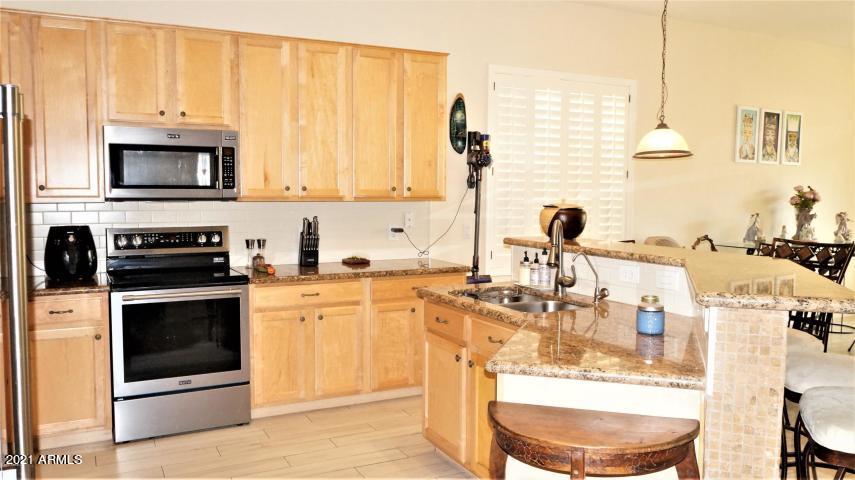 2455 East Fremont Road Phoenix, AZ 85042 - Photo 15 of 17 Fremont.kitchen3
