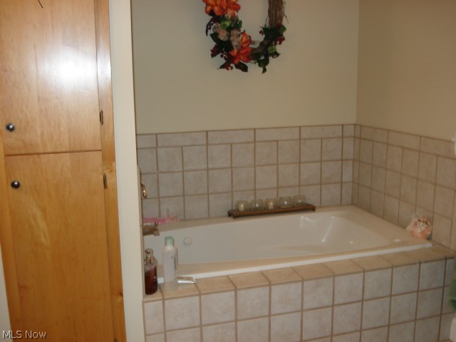 8810 Williams Road Chardon, OH 44024 - Photo 17 of 25