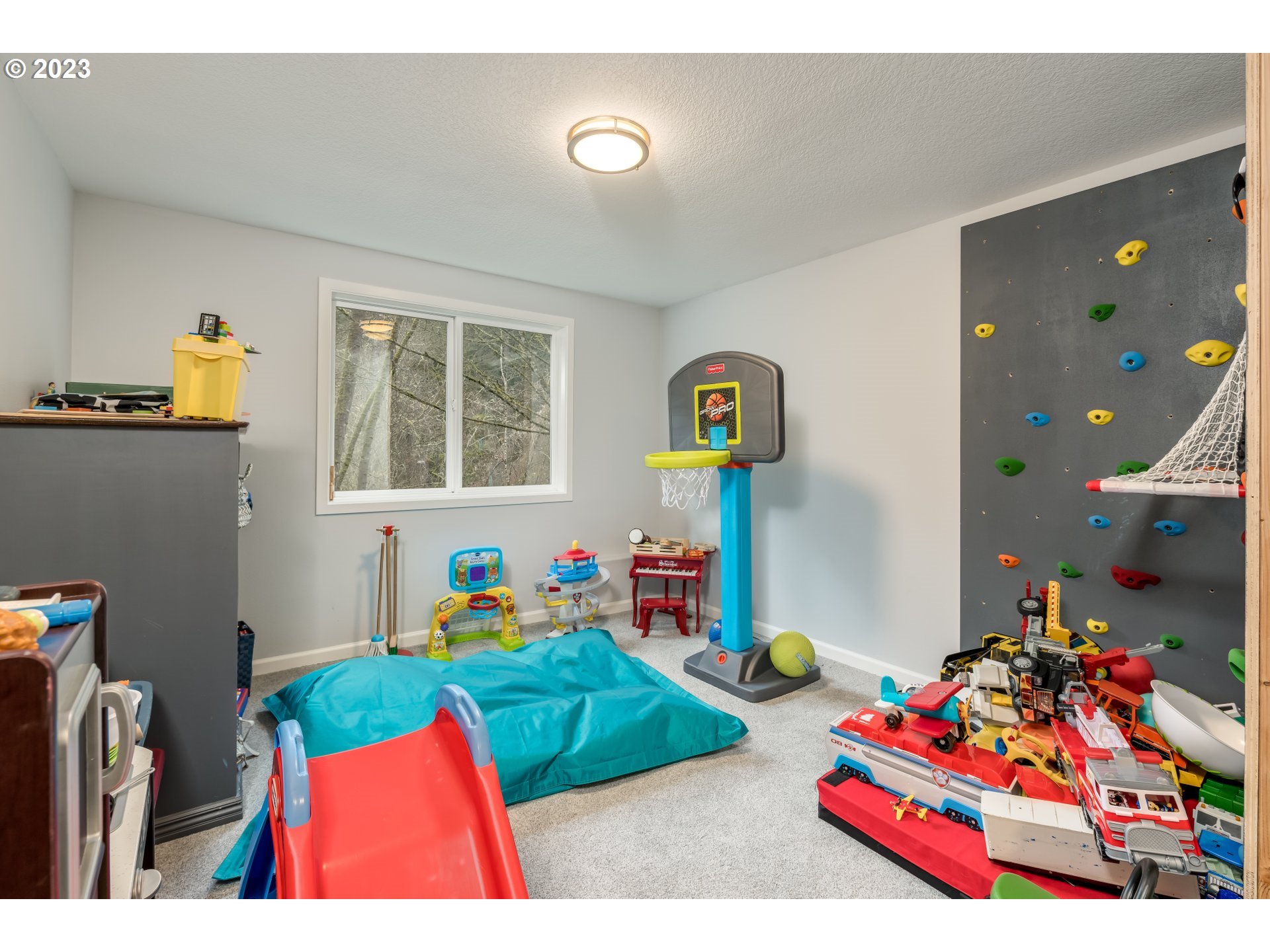 12799 Southwest Ridgefield Lane Tigard, OR 97223 - Photo 27 of 37 Gallery Image 27