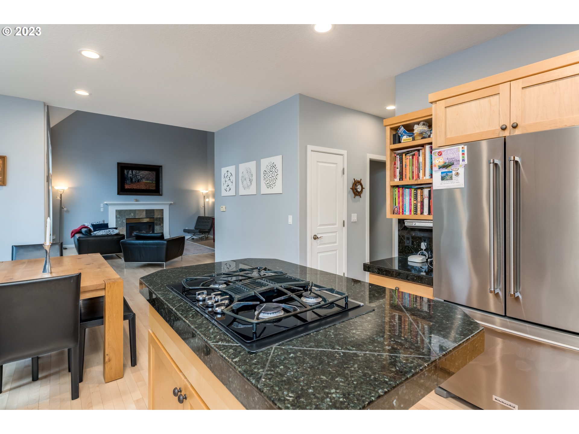 12799 Southwest Ridgefield Lane Tigard, OR 97223 - Photo 6 of 37 Gallery Image 6