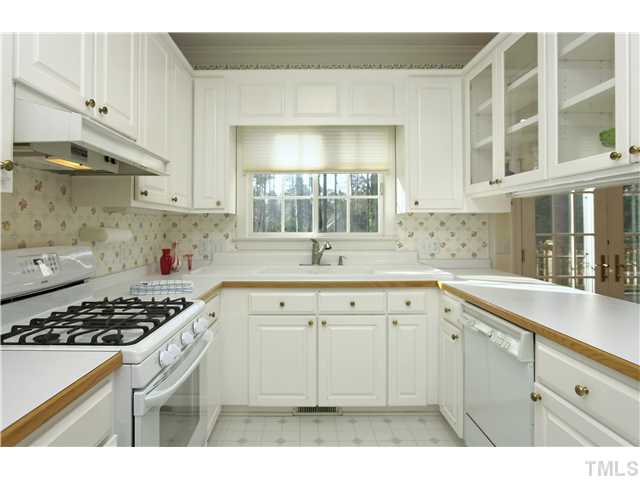 208 East Cornwall Road Cary, NC 27511 - Photo 12 of 25 Gallery Image 12