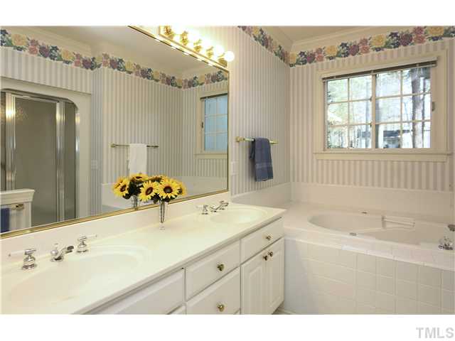 208 East Cornwall Road Cary, NC 27511 - Photo 16 of 25 Gallery Image 16