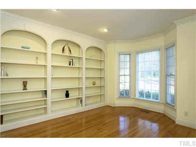 208 East Cornwall Road Cary, NC 27511 - Photo 4 of 25 Gallery Image 4