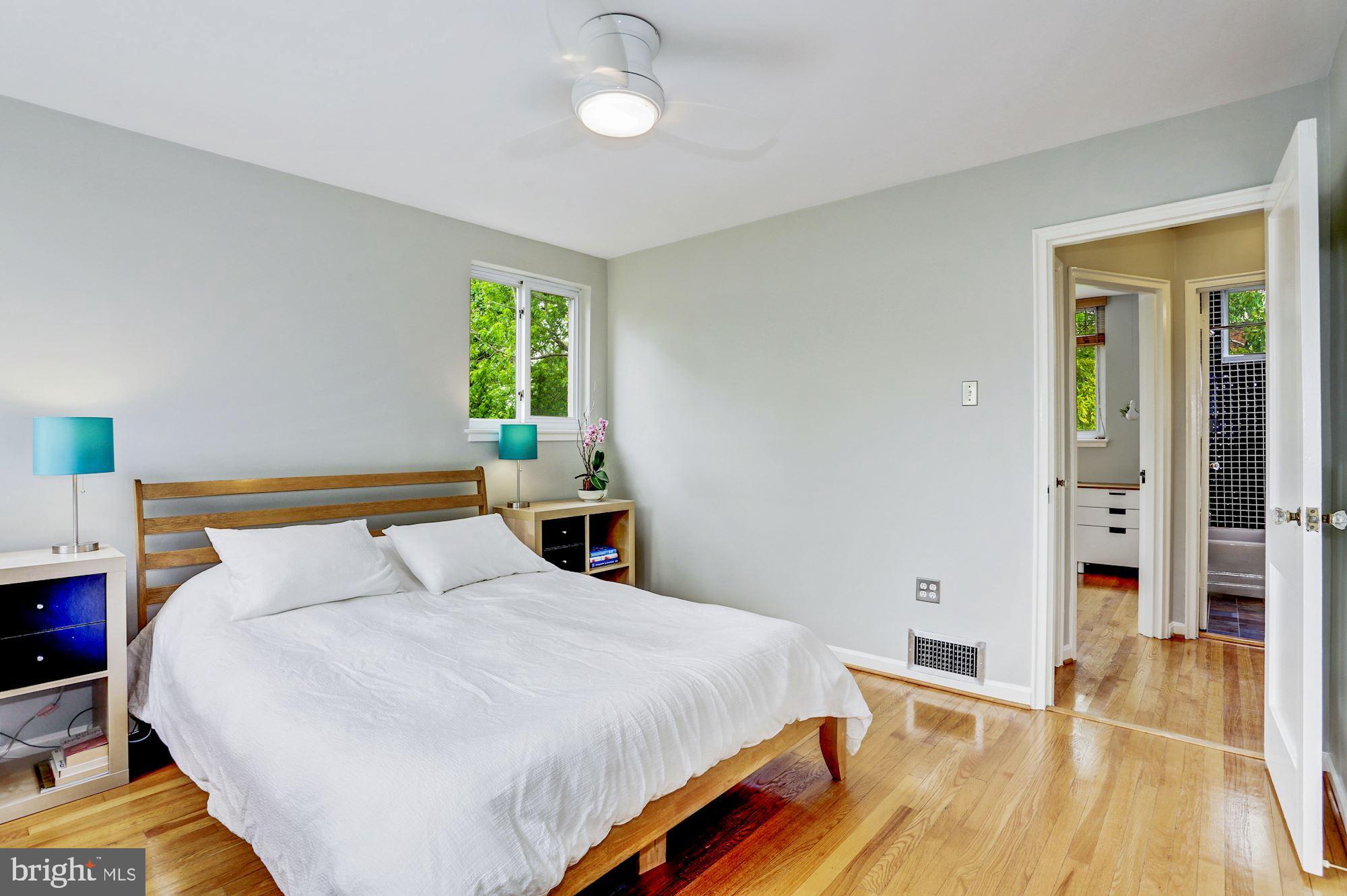 1761 Harvard Street Northwest Washington, DC 20009 - Photo 15 of 35 Owners Room