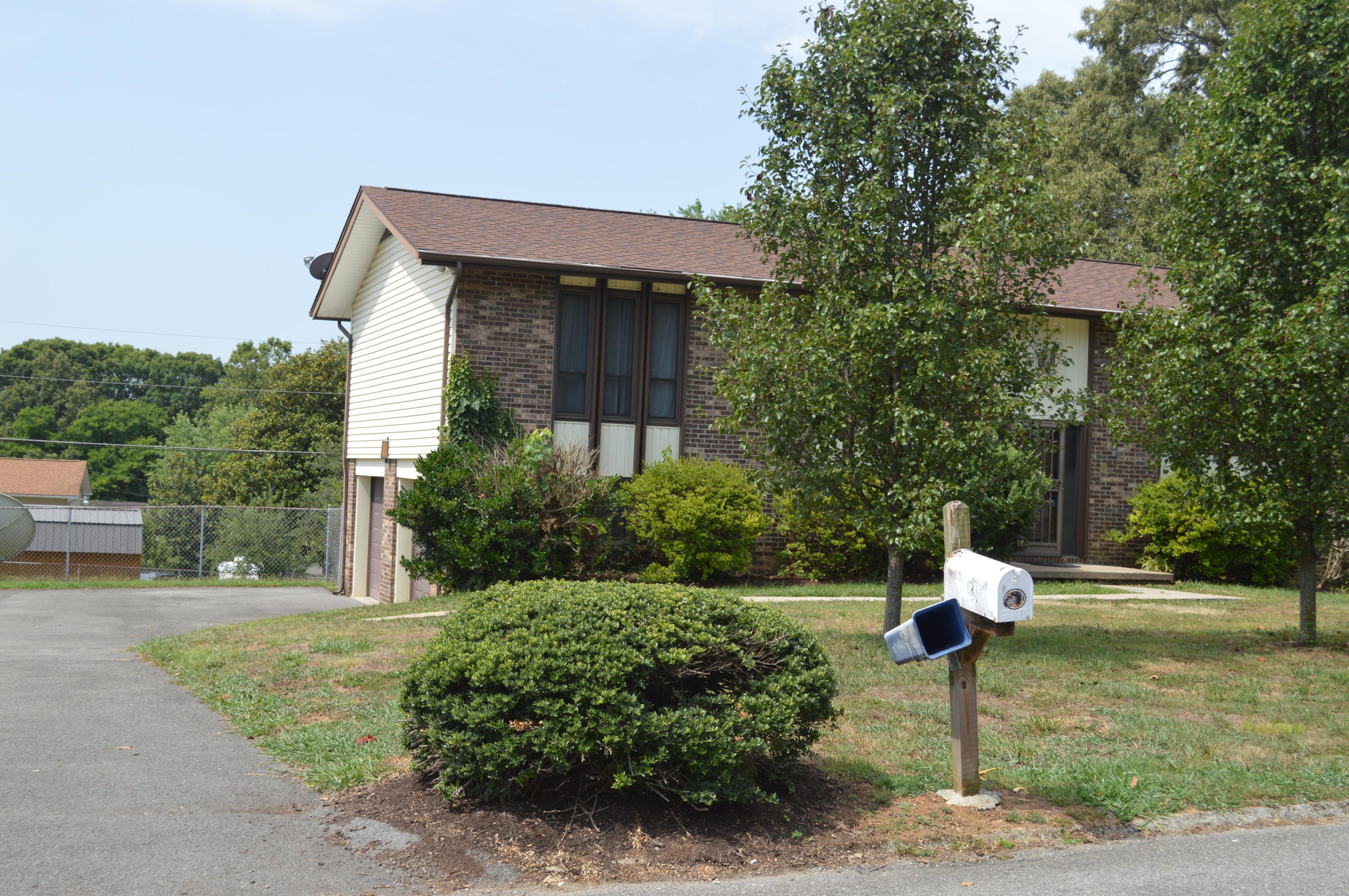7809 Ashley Road Powell, TN 37849 - Photo 3 of 19 2014-12-05 21.06.12