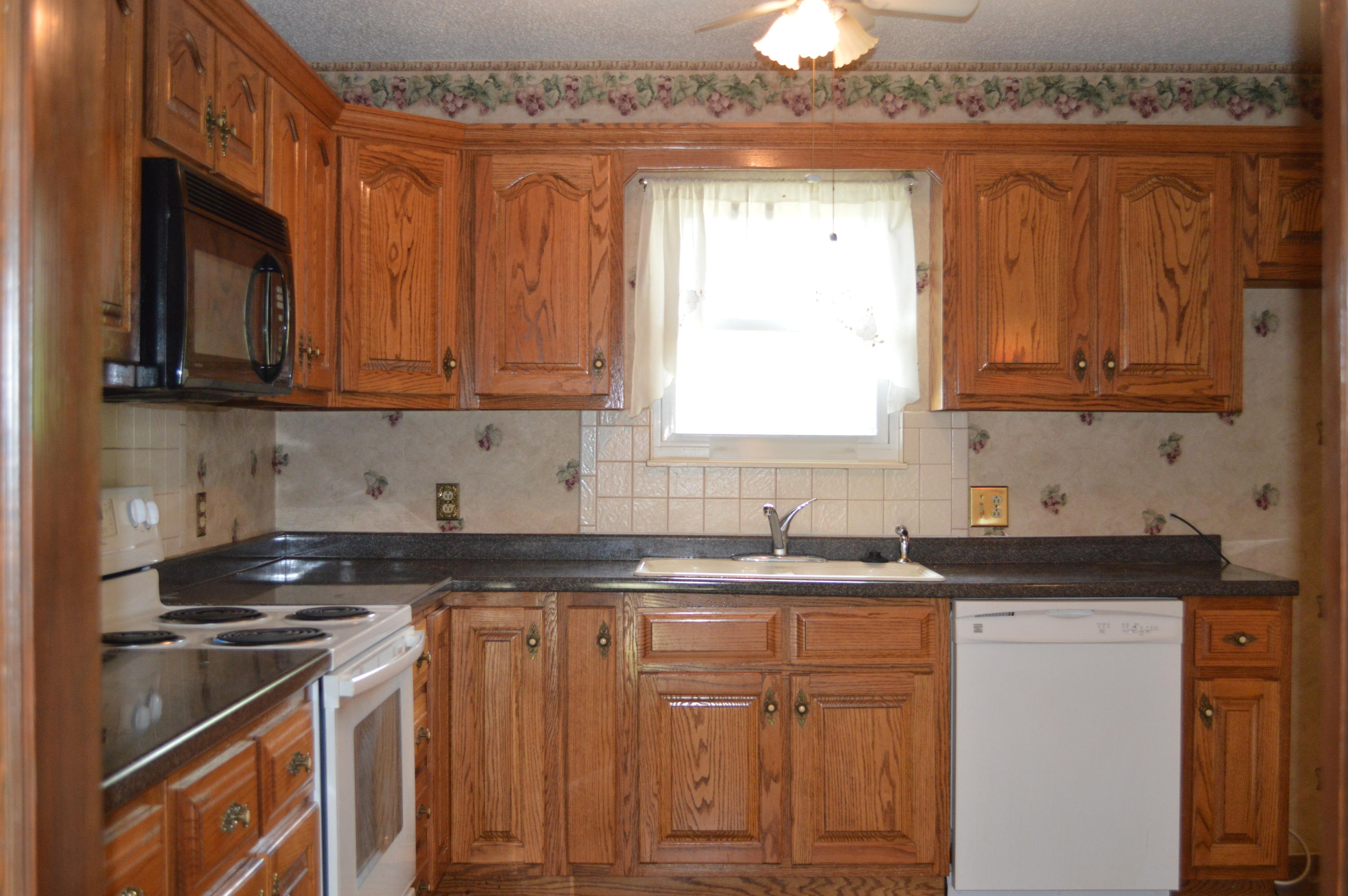 7809 Ashley Road Powell, TN 37849 - Photo 8 of 19 2014-12-05 20.55.37