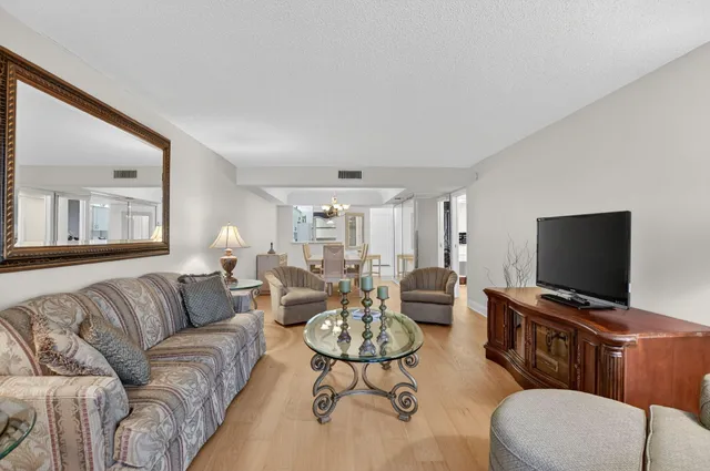 $225,000 | 23249 Barwood Lane North, Unit 405, Boca Raton, FL 33428