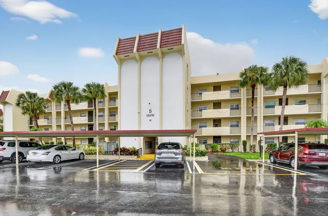 $225,000 | 23249 Barwood Lane North, Unit 405, Boca Raton, FL 33428