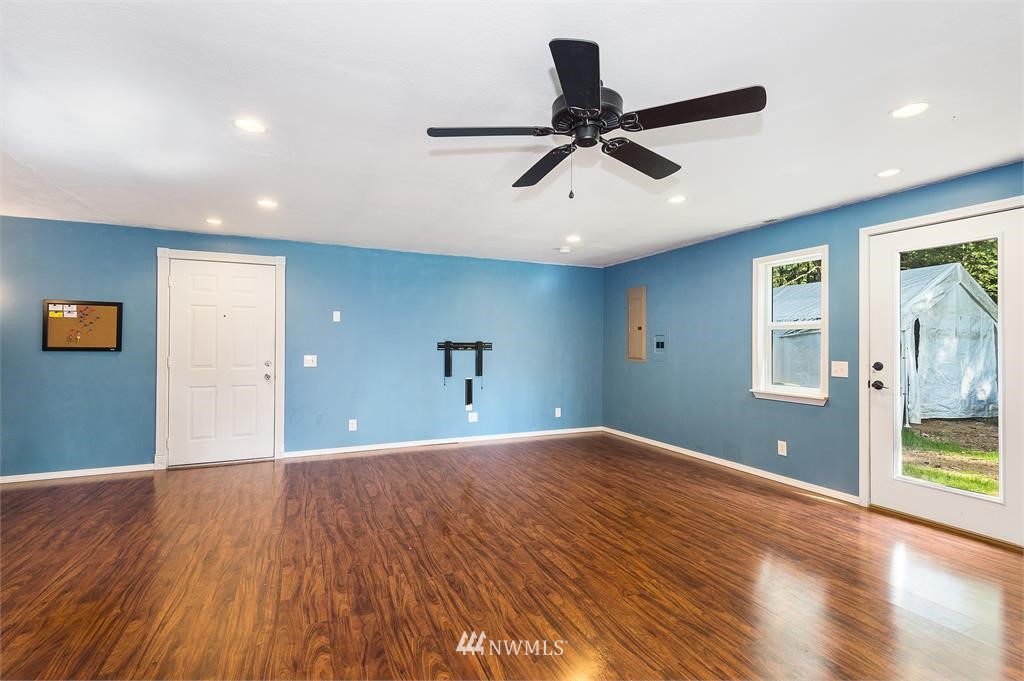 10878 Sidney Road Southwest Port Orchard, WA 98367 - Photo 15 of 24 Gallery Image 15