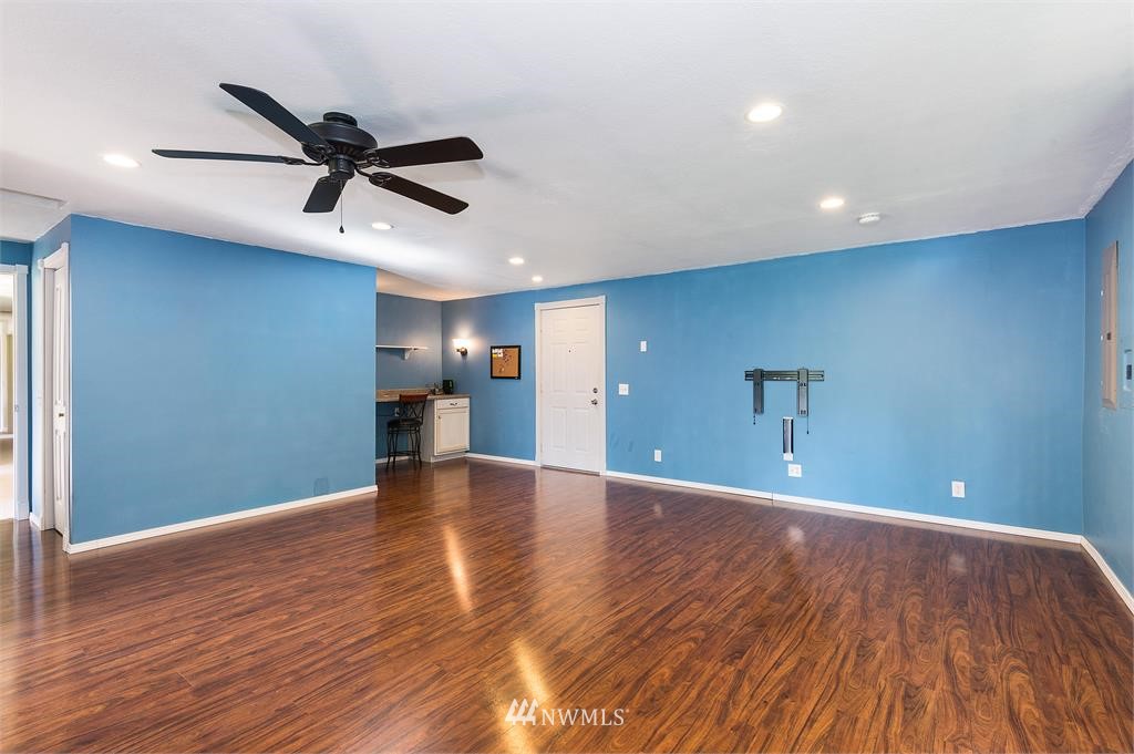 10878 Sidney Road Southwest Port Orchard, WA 98367 - Photo 16 of 24 Gallery Image 16