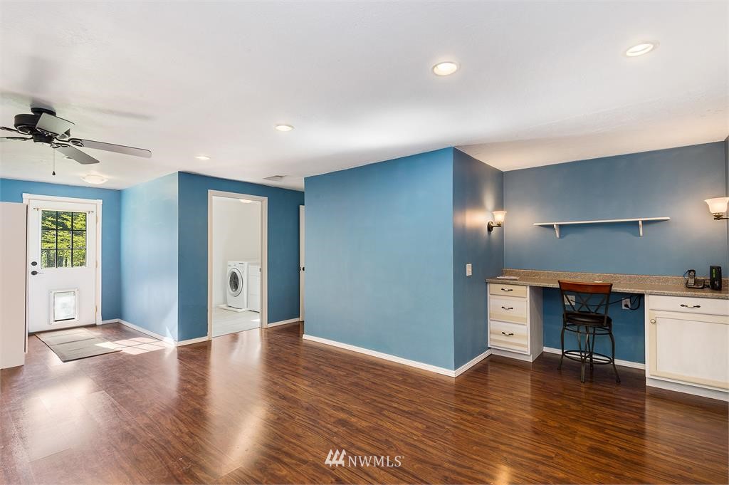 10878 Sidney Road Southwest Port Orchard, WA 98367 - Photo 17 of 24 Gallery Image 17