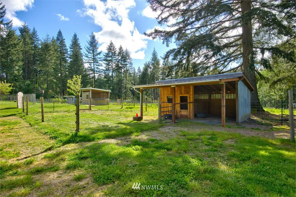 10878 Sidney Road Southwest Port Orchard, WA 98367 - Photo 4 of 24 Gallery Image 4
