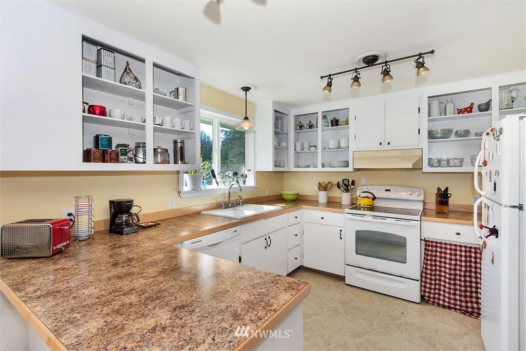10878 Sidney Road Southwest Port Orchard, WA 98367 - Photo 10 of 24 Gallery Image 10
