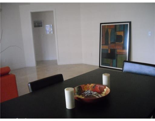 901 Brickell, Unit 803 Miami, FL 33131 - Photo 11 of 14 Living Room