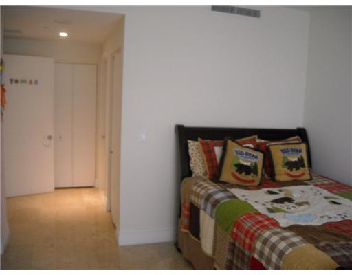 901 Brickell, Unit 803 Miami, FL 33131 - Photo 13 of 14 Other