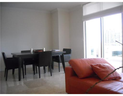 901 Brickell, Unit 803 Miami, FL 33131 - Photo 4 of 14 Living Room
