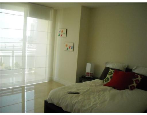 901 Brickell, Unit 803 Miami, FL 33131 - Photo 5 of 14 Master Bedroom