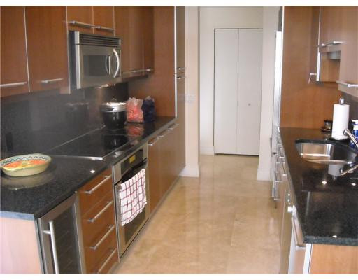 901 Brickell, Unit 803 Miami, FL 33131 - Photo 8 of 14 Kitchen