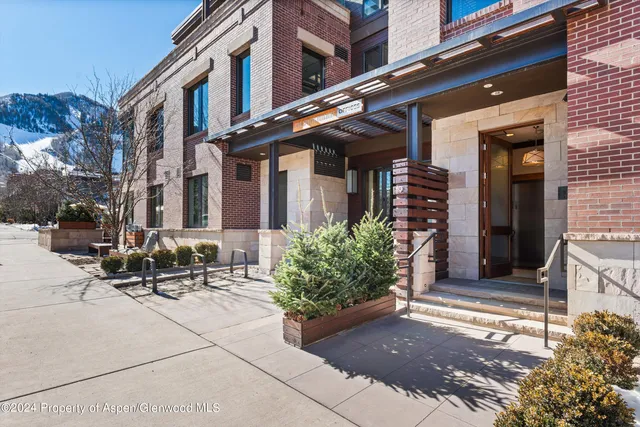 $150,000 | 632 East Hopkins Avenue, Aspen, CO 81611