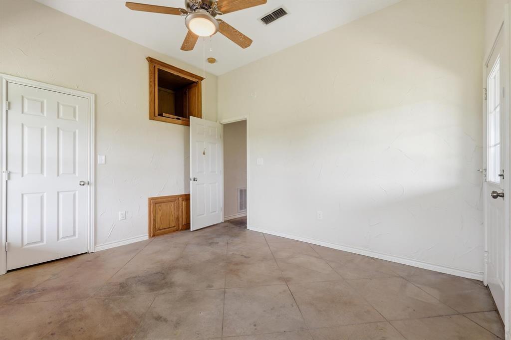 12190 Bell Road Pilot Point, TX 76258 - Photo 32 of 39