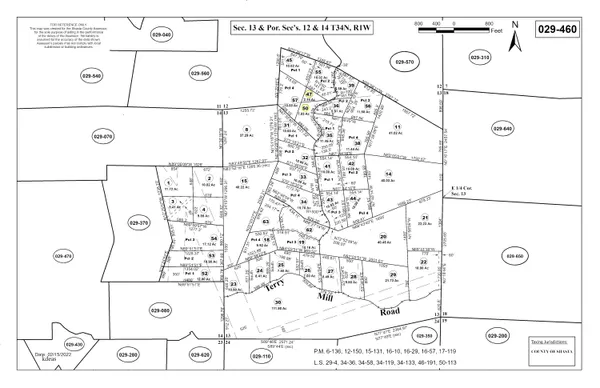 a black and white photo of a picture